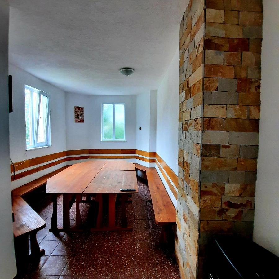 Guesthouse Classic Dospat Εξωτερικό φωτογραφία