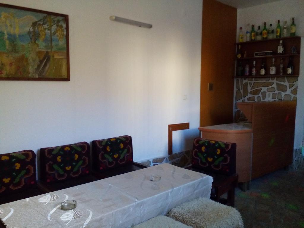 Guesthouse Classic Dospat Εξωτερικό φωτογραφία