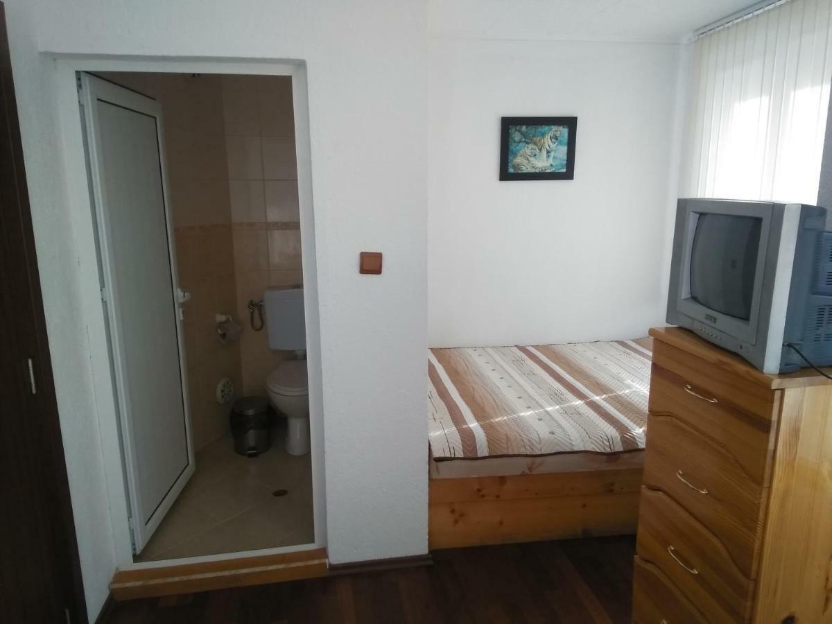 Guesthouse Classic Dospat Εξωτερικό φωτογραφία